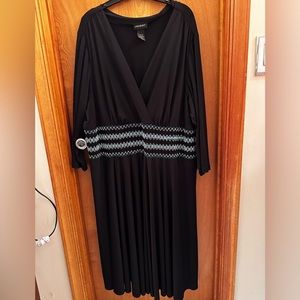 Plus size 3/4 length sleeve dress with elastic waist